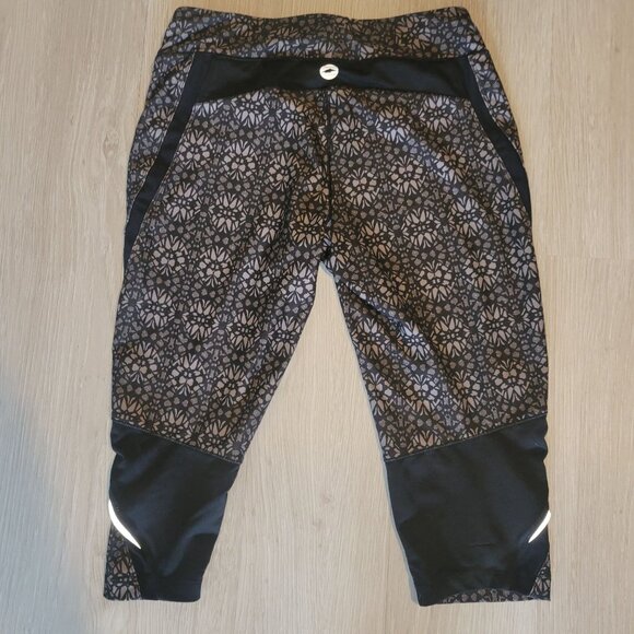 AVIA Activewear Black Patterned‎ Womens Capri Leggings With Reflective Accents - Picture 5 of 6